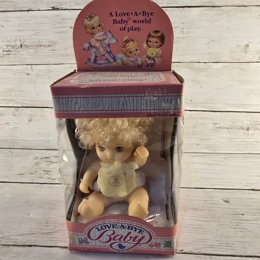 Vintage 1987 Hasbro Love-A-Bye Baby Doll Blonde Sekiguchi 4502/5121 New in Box
